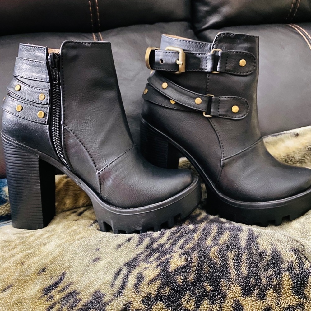 Brand new Booties - Picture 4 of 4